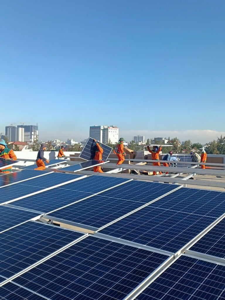 Đèn năng lượng mặt trời - Giải pháp chiếu sáng tiện ích công cộng hiệu quả và bền vững