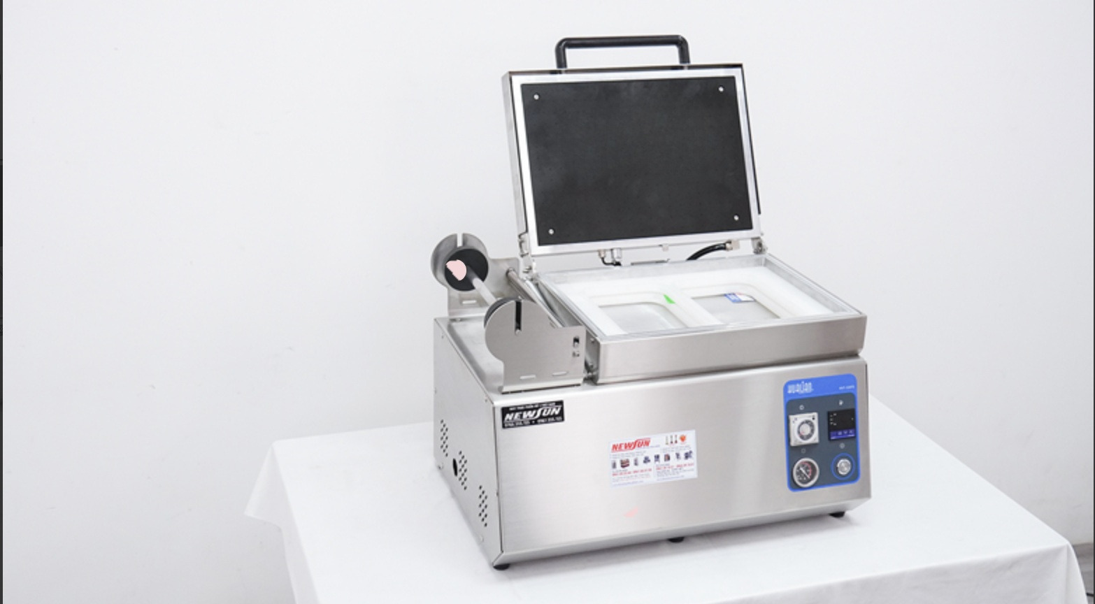 Máy hút chân không sát da HVT-320TS (100-400 khay/giờ)
