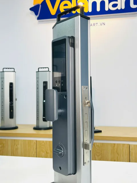 Sản phẩm khóa cửa thông minh chính hãng, đóng gói cẩn thận trước khi giao